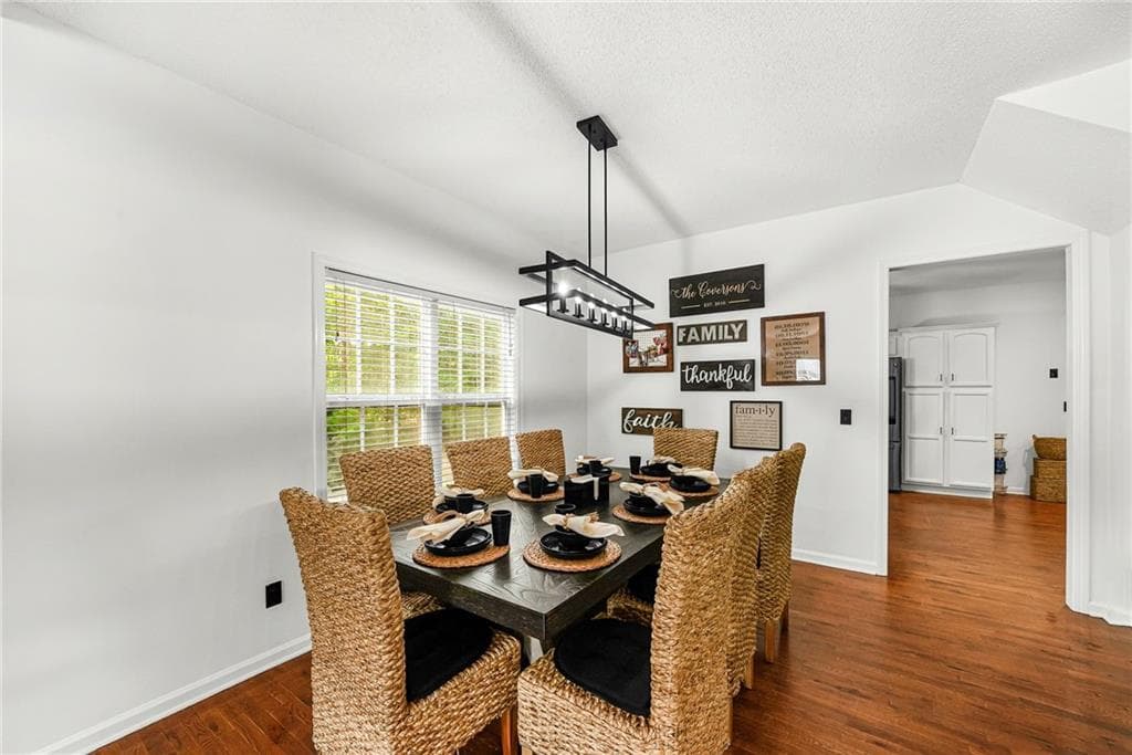 5 bedroom, 5 bathroom, 4,303 sq ft single family residence under contract at 176 Oak Leaf Drive, Carrollton, GA 30116 — photo 6