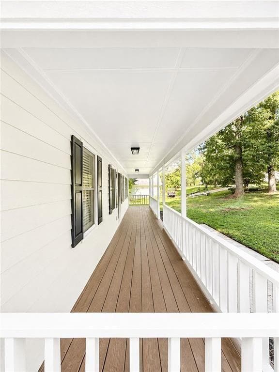 3 bedroom, 2 bathroom, 1,402 sq ft single family residence under contract at 135 Willow Shoals Drive, Covington, GA 30016 — photo 4
