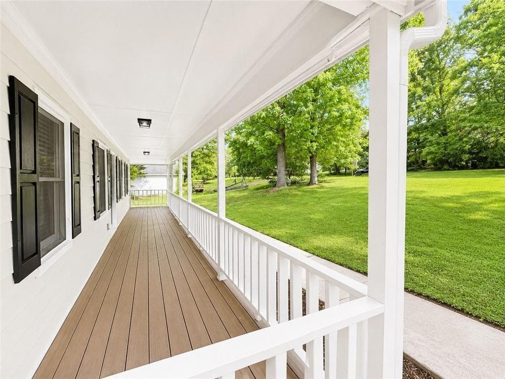 3 bedroom, 2 bathroom, 1,402 sq ft single family residence under contract at 135 Willow Shoals Drive, Covington, GA 30016 — photo 5