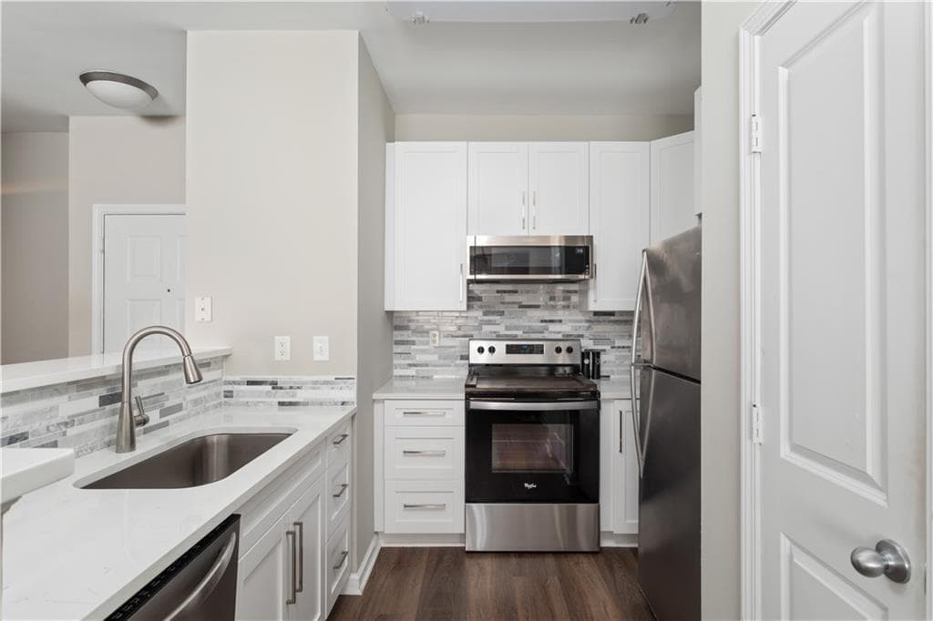 2 bedroom, 2 bathroom, 1,077 sq ft condominium for sale at 821 Ralph McGill Boulevard 3110, Atlanta, GA 30306 — photo 5