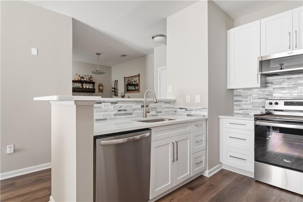 2 bedroom, 2 bathroom, 1,077 sq ft condominium for sale at 821 Ralph McGill Boulevard 3110, Atlanta, GA 30306 — photo 6
