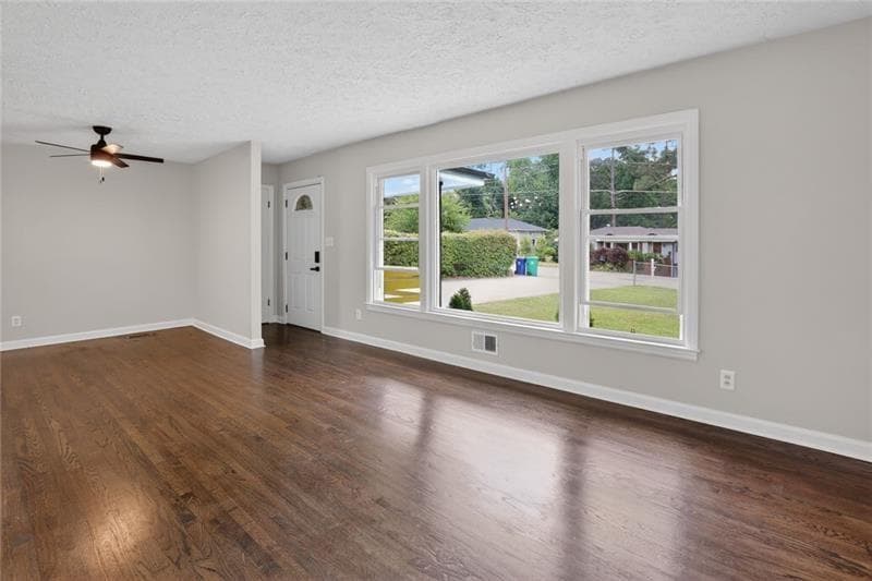 4 bedroom, 3 bathroom, 1,373 sq ft single family residence for rent at 3081 Glendale Court, Decatur, GA 30032 for $2,195 a month — photo 2