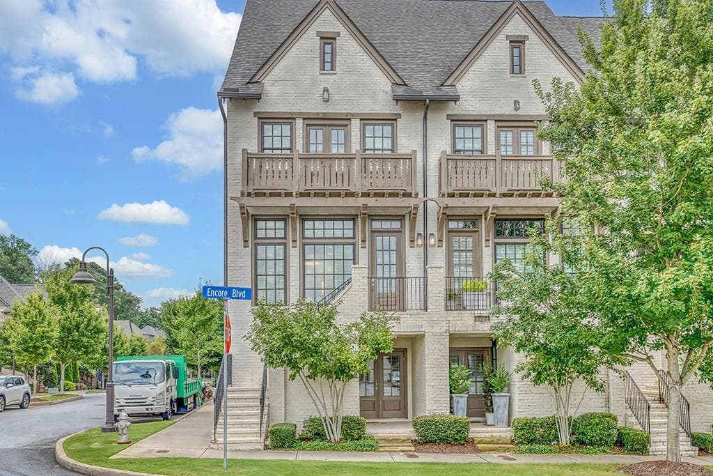 3 bedroom, 4 bathroom, 2,285 sq ft townhouse for rent at 6807 Encore Boulevard, Sandy Springs, GA 30328 for $4,200 a month — photo 1 of 47