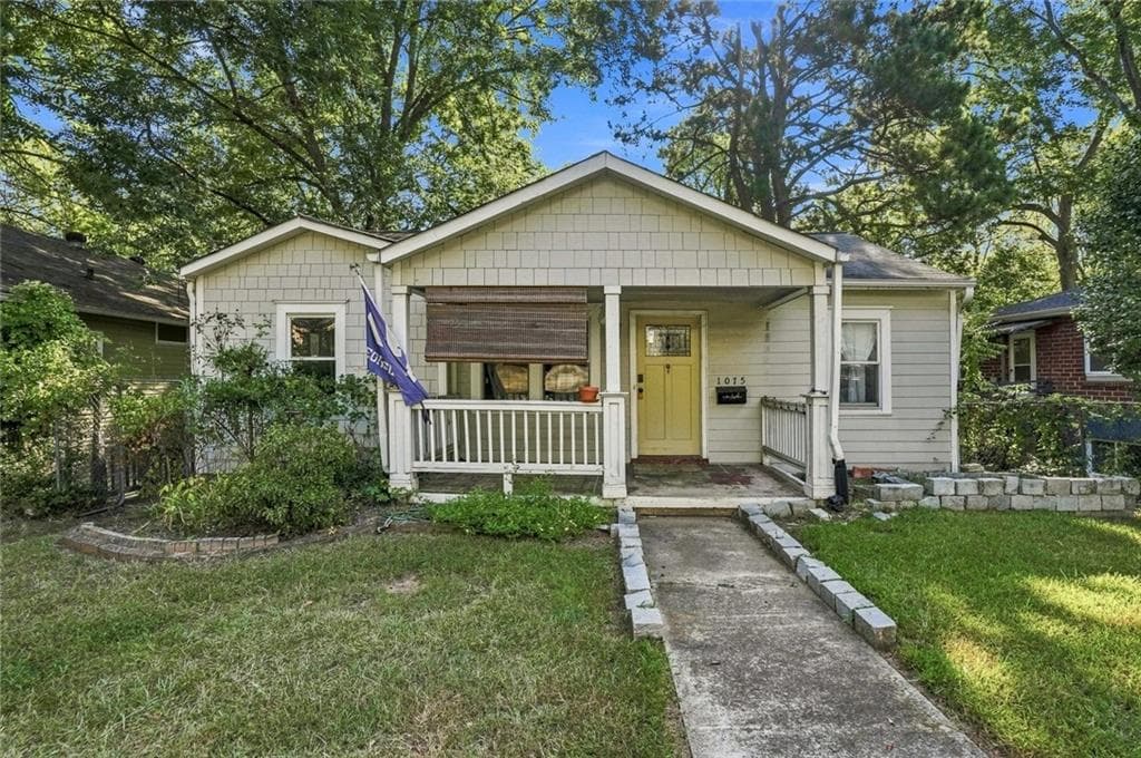 5 bedroom, 3 bathroom, 2,280 sq ft single family residence under contract at 1075 Center Street, Atlanta, GA 30318