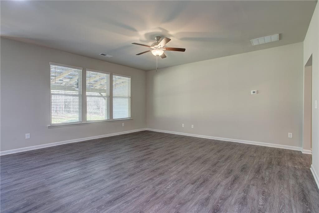 4 bedroom, 2 bathroom, 1,827 sq ft single family residence for sale at 240 Cochin Drive, Statham, GA 30666 — photo 7