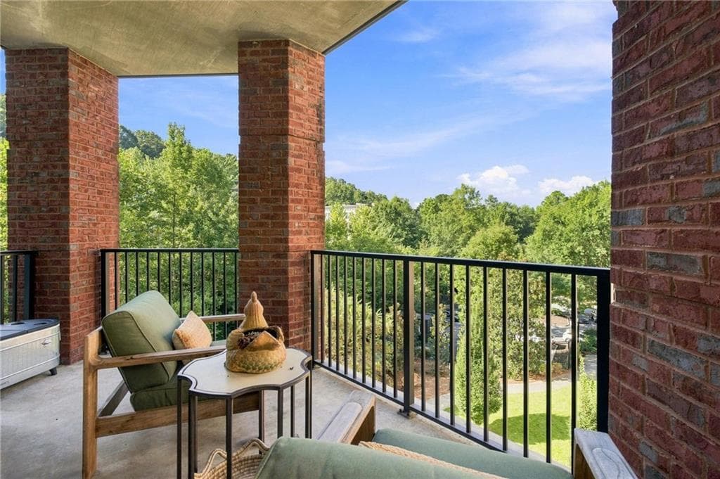 2 bedroom, 2 bathroom, 1,267 sq ft condominium for sale at 200 River Vista Drive 424, Atlanta, GA 30339 — photo 10