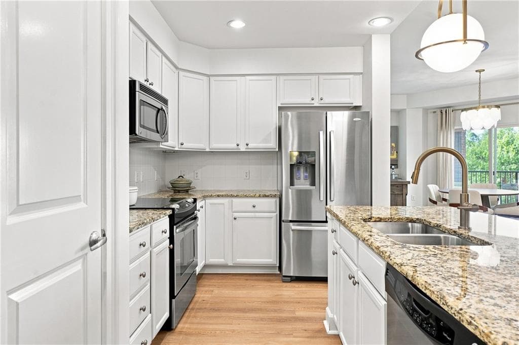 2 bedroom, 2 bathroom, 1,267 sq ft condominium for sale at 200 River Vista Drive 424, Atlanta, GA 30339 — photo 4