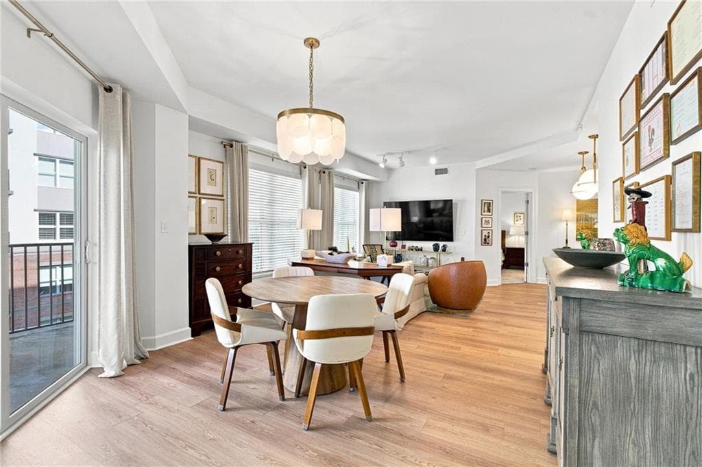 2 bedroom, 2 bathroom, 1,267 sq ft condominium for sale at 200 River Vista Drive 424, Atlanta, GA 30339 — photo 8