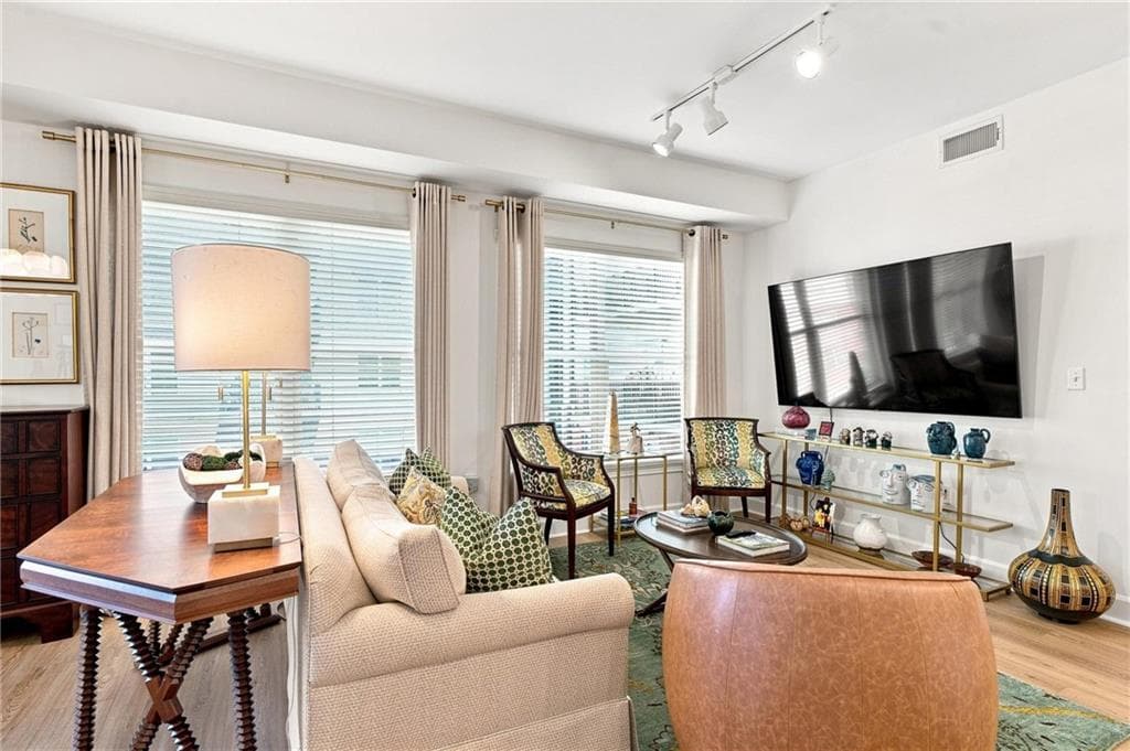 2 bedroom, 2 bathroom, 1,267 sq ft condominium for sale at 200 River Vista Drive 424, Atlanta, GA 30339 — photo 9