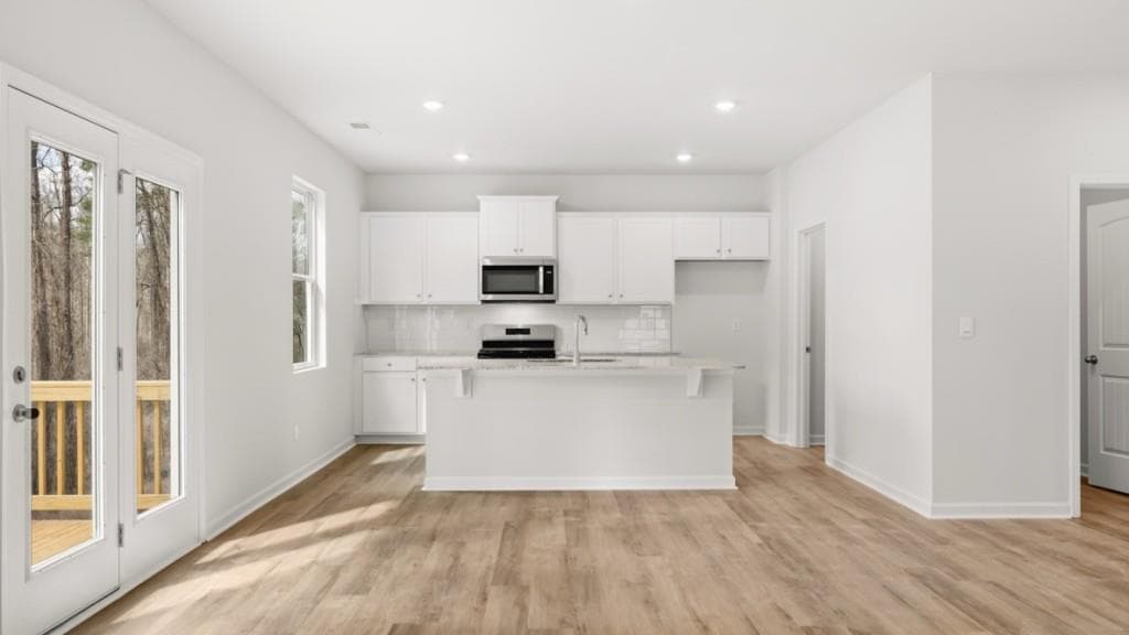 4 bedroom, 3 bathroom, 2,340 sq ft single family residence for sale at 6065 Airedale Drive, Union City, GA 30291 — photo 5