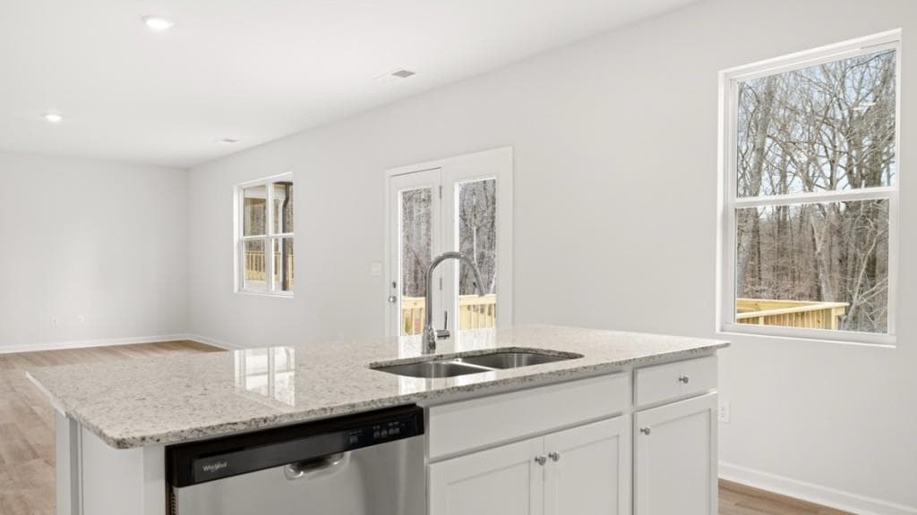 4 bedroom, 3 bathroom, 2,340 sq ft single family residence for sale at 6065 Airedale Drive, Union City, GA 30291 — photo 7