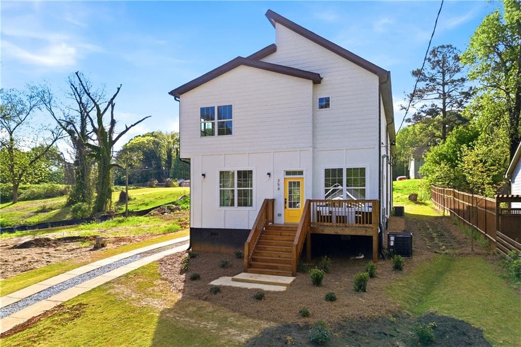6 bedroom, 5 bathroom, 4,045 sq ft single family residence under contract at 358 Saint Johns Avenue, Atlanta, GA 30315 — photo 3