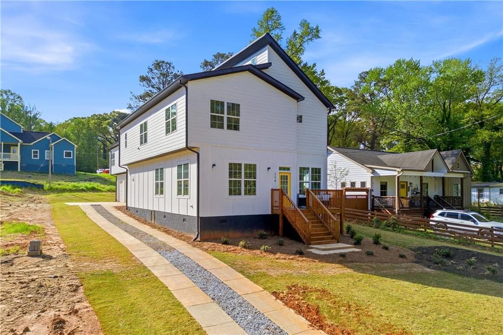 6 bedroom, 5 bathroom, 4,045 sq ft single family residence under contract at 358 Saint Johns Avenue, Atlanta, GA 30315 — photo 2