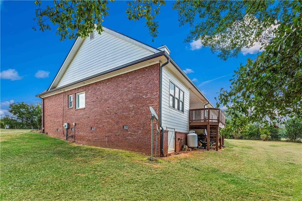 3 bedroom, 3 bathroom, 2,468 sq ft single family residence for sale at 903 Little River Road, Social Circle, GA 30025 — photo 4