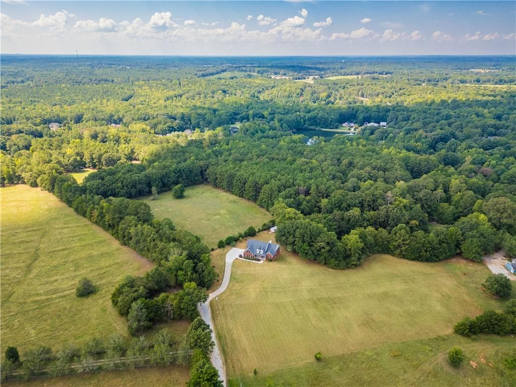 3 bedroom, 3 bathroom, 2,468 sq ft single family residence for sale at 903 Little River Road, Social Circle, GA 30025 — photo 7
