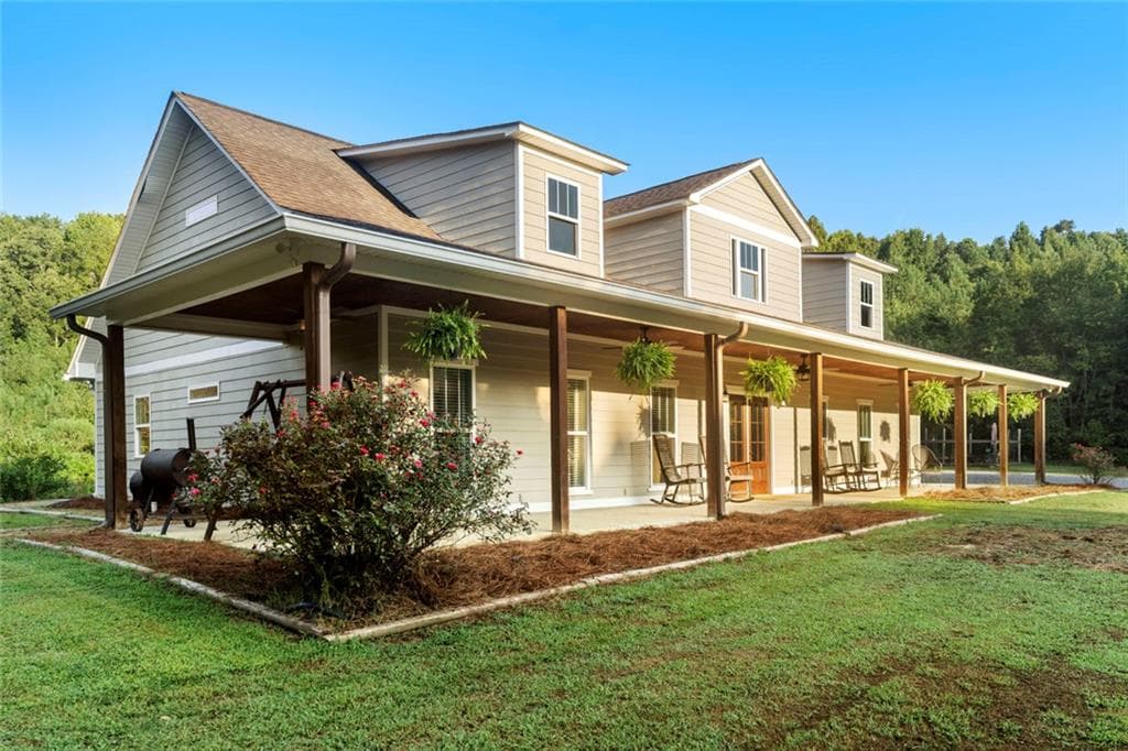 6 bedroom, 4 bathroom, 3,196 sq ft single family residence for sale at 355 Orchard Road, Summerville, GA 30747 — photo 3