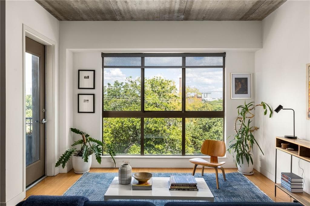 1 bedroom, 1 bathroom, 688 sq ft condominium for sale at 563 Memorial Drive 409, Atlanta, GA 30312 — photo 2