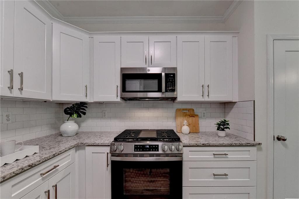 4 bedroom, 4 bathroom, 2,500 sq ft single family residence for sale at 150 Ashewoode Downs Lane, Johns Creek, GA 30005 — photo 5