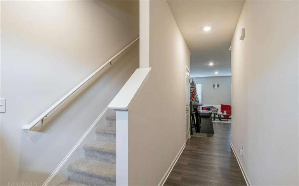3 bedroom, 3 bathroom, 1,422 sq ft townhouse for sale at 5312 Barberry Avenue, Oakwood, GA 30566 — photo 2