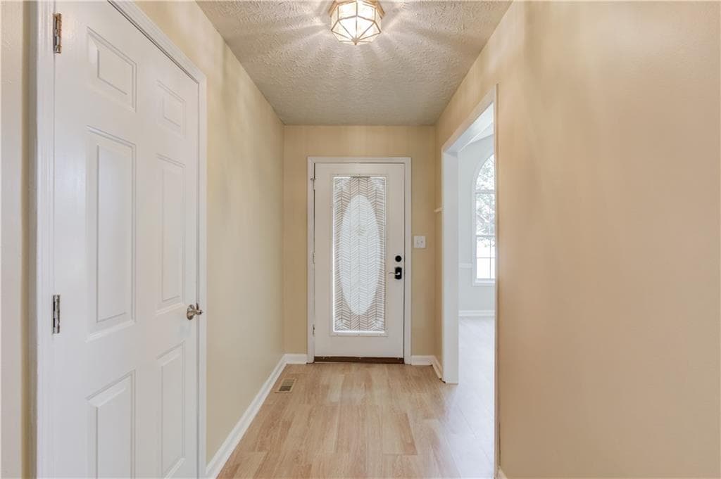 5 bedroom, 4 bathroom, 3,216 sq ft single family residence for sale at 525 Clearwater Place, Lawrenceville, GA 30044 — photo 3