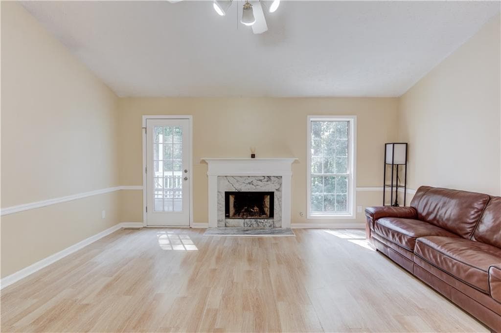 5 bedroom, 4 bathroom, 3,216 sq ft single family residence for sale at 525 Clearwater Place, Lawrenceville, GA 30044 — photo 5