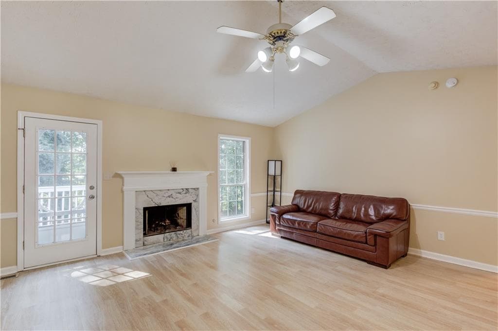 5 bedroom, 4 bathroom, 3,216 sq ft single family residence for sale at 525 Clearwater Place, Lawrenceville, GA 30044 — photo 6