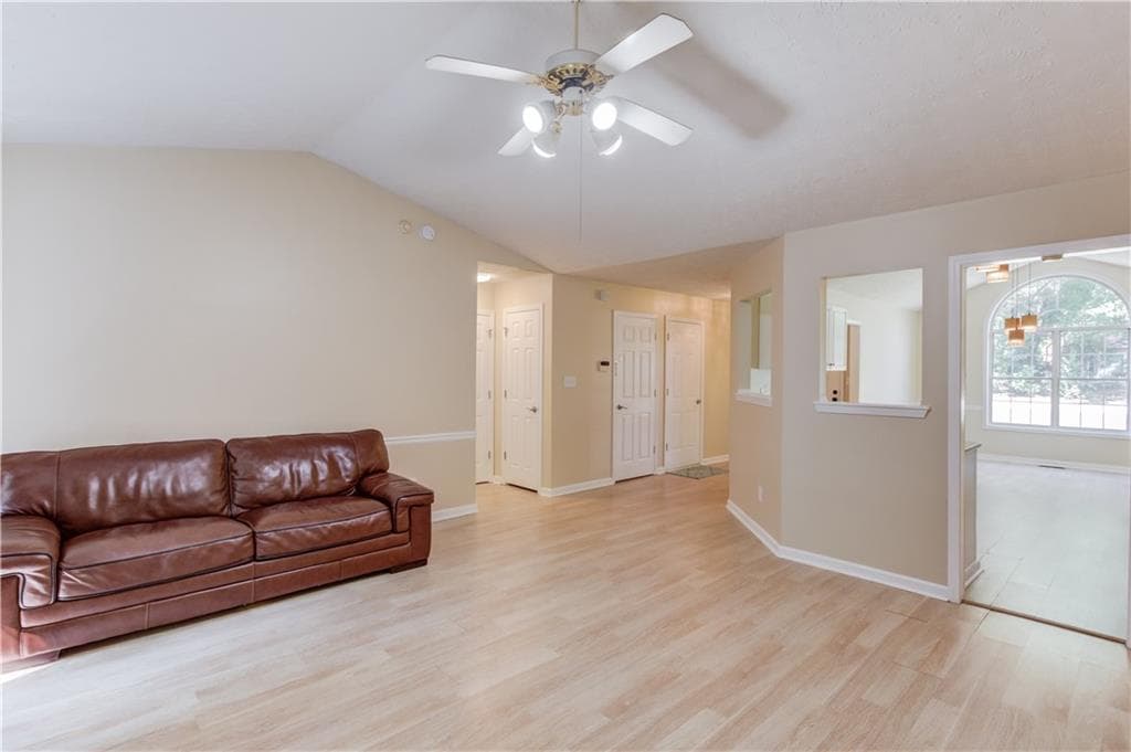5 bedroom, 4 bathroom, 3,216 sq ft single family residence for sale at 525 Clearwater Place, Lawrenceville, GA 30044 — photo 7