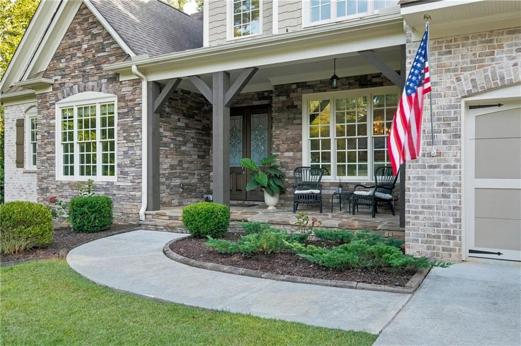 5 bedroom, 6 bathroom, 6,142 sq ft single family residence for sale at 160 Chaffin Road, Roswell, GA 30075 — photo 4