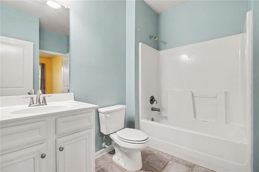 5 bedroom, 4 bathroom, 4,166 sq ft single family residence for sale at 5145 Whisper Point Boulevard, Cumming, GA 30028 — photo 3