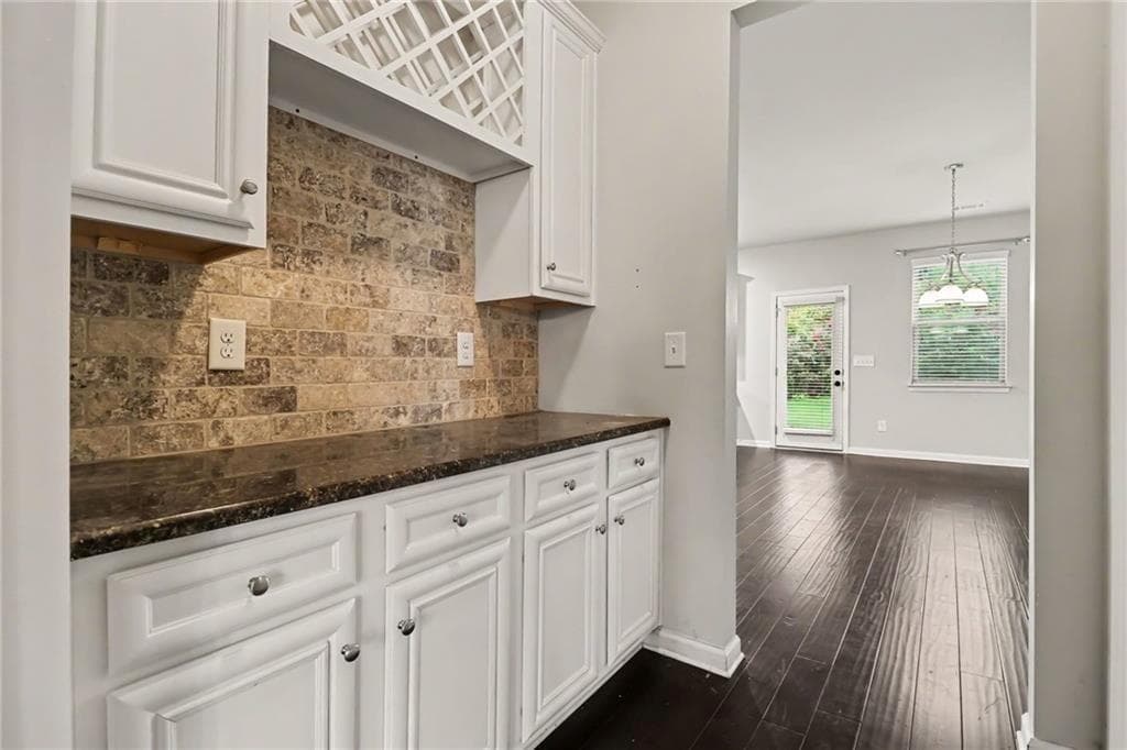 5 bedroom, 4 bathroom, 4,166 sq ft single family residence for sale at 5145 Whisper Point Boulevard, Cumming, GA 30028 — photo 10