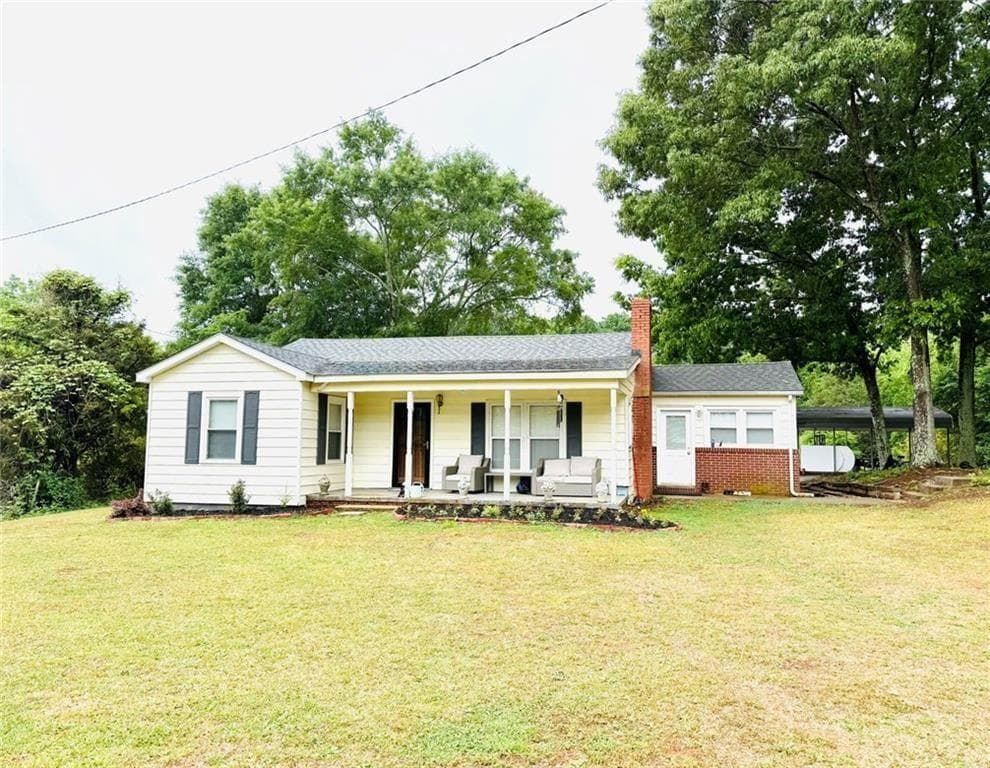 3 bedroom, 2 bathroom, 1,656 sq ft single family residence for sale at 338 Liberty Hill Road, Hartwell, GA 30643
