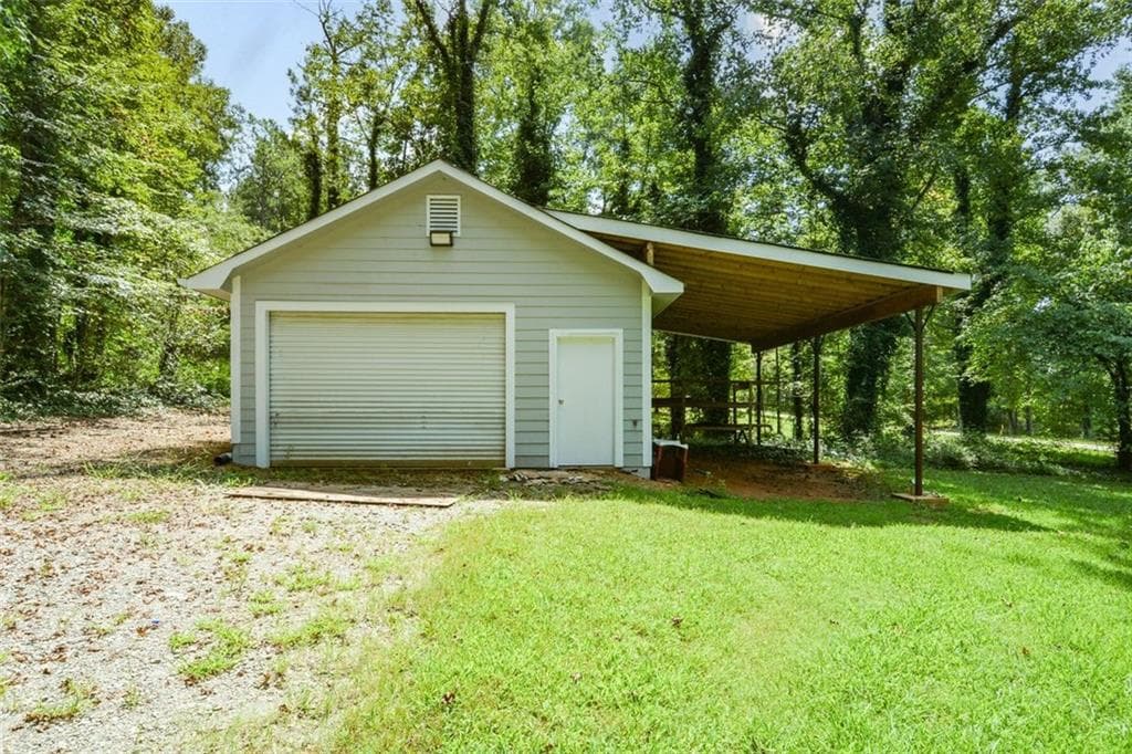 4 bedroom, 3 bathroom, 2,800 sq ft single family residence for sale at 293 Sweetwater Church Road, Douglasville, GA 30134 — photo 2