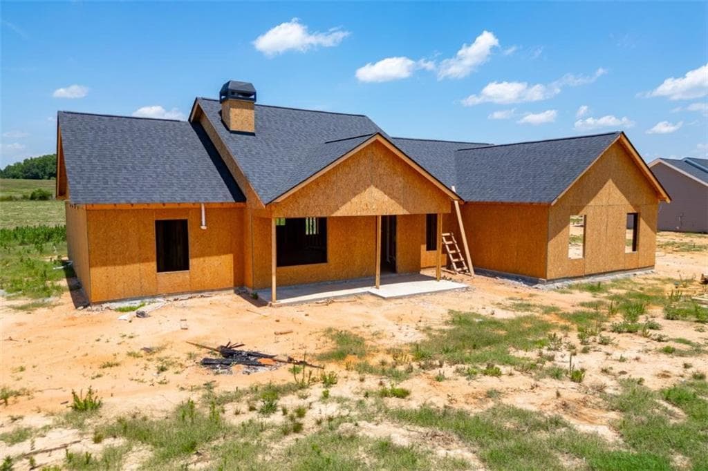 3 bedroom, 2 bathroom, 1,800 sq ft single family residence for sale at 124 Creek Stone Drive, Hartwell, GA 30643 — photo 2