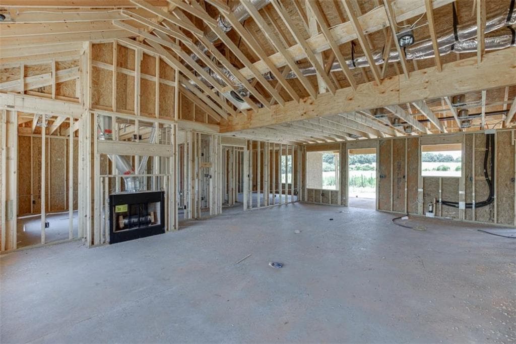 3 bedroom, 2 bathroom, 1,800 sq ft single family residence for sale at 124 Creek Stone Drive, Hartwell, GA 30643 — photo 4