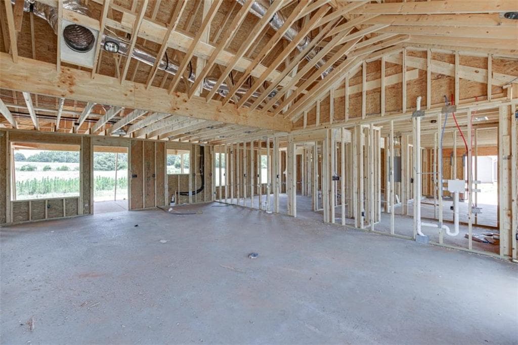 3 bedroom, 2 bathroom, 1,800 sq ft single family residence for sale at 124 Creek Stone Drive, Hartwell, GA 30643 — photo 5