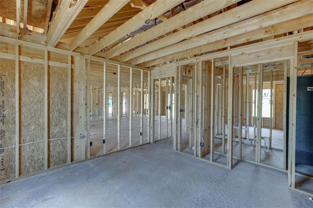 3 bedroom, 2 bathroom, 1,800 sq ft single family residence for sale at 124 Creek Stone Drive, Hartwell, GA 30643 — photo 8