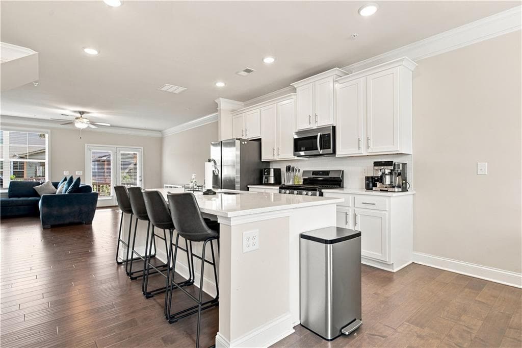 3 bedroom, 4 bathroom, 1,940 sq ft townhouse for sale at 1746 Prelude Pte, Marietta, GA 30067 — photo 4
