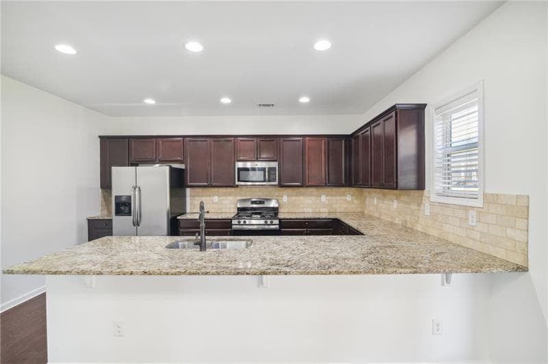 4 bedroom, 3 bathroom, 2,756 sq ft single family residence for rent at 5770 Rialto Way R, Cumming, GA 30040 for $2,700 a month — photo 7