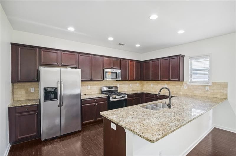 4 bedroom, 3 bathroom, 2,756 sq ft single family residence for rent at 5770 Rialto Way R, Cumming, GA 30040 for $2,700 a month — photo 9