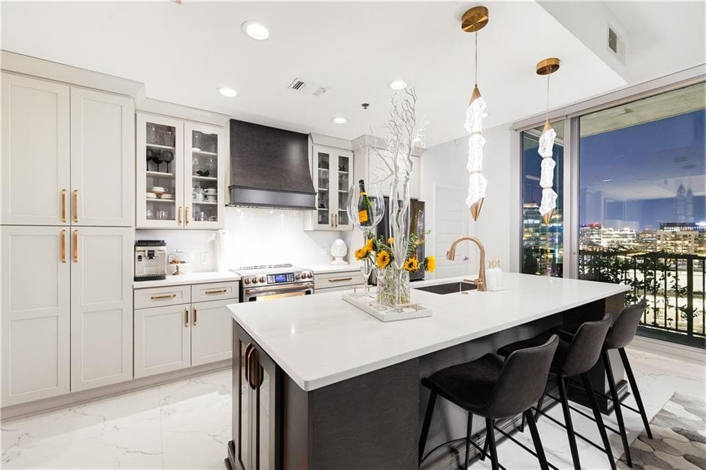 2 bedroom, 3 bathroom, 1,563 sq ft condominium for sale at 1080 Peachtree Street 2011, Atlanta, GA 30309 — photo 8