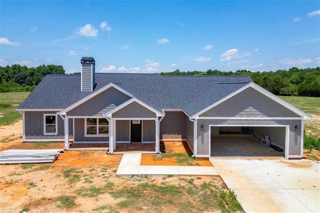 3 bedroom, 2 bathroom, 1,800 sq ft single family residence for sale at 102 Creek Stone Drive, Hartwell, GA 30643