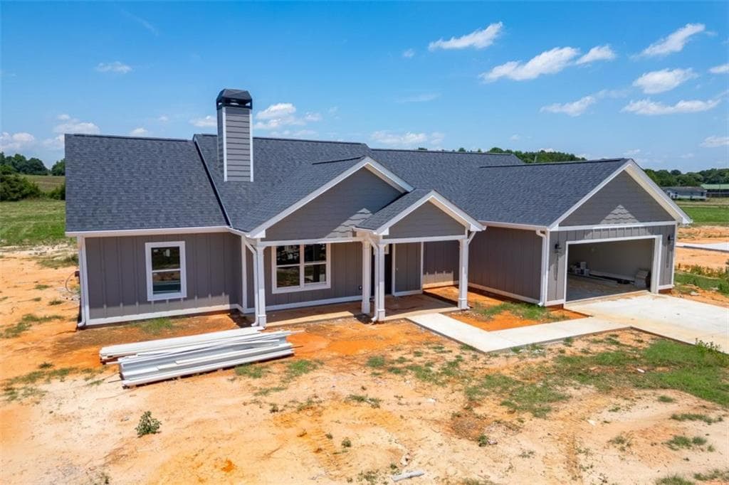 3 bedroom, 2 bathroom, 1,800 sq ft single family residence for sale at 102 Creek Stone Drive, Hartwell, GA 30643 — photo 2