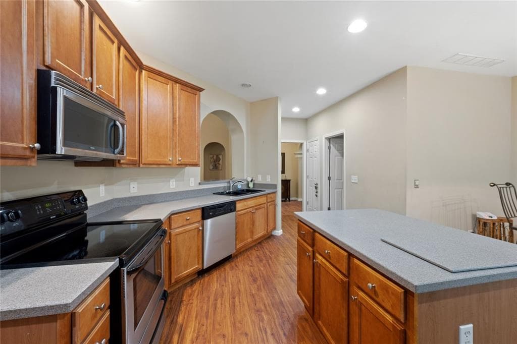 4 bedroom, 4 bathroom, 3,148 sq ft single family residence for sale at 3709 The Great Drive, Atlanta, GA 30349 — photo 7