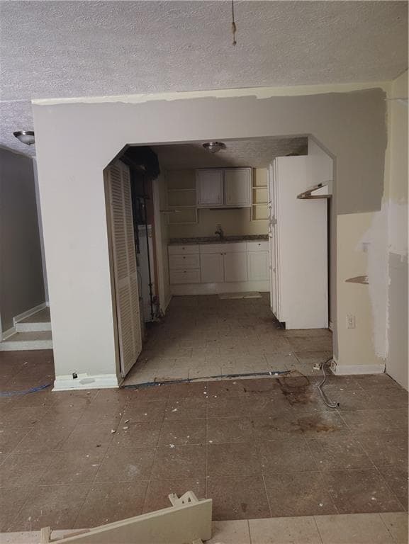 1 bedroom, 1 bathroom, 2,016 sq ft single family residence for sale at 4955 Campbellton Road, Atlanta, GA 30331 — photo 4
