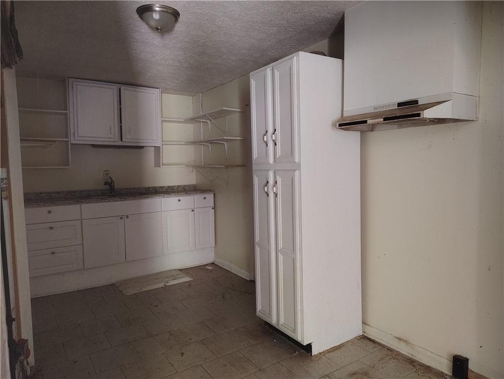 1 bedroom, 1 bathroom, 2,016 sq ft single family residence for sale at 4955 Campbellton Road, Atlanta, GA 30331 — photo 5
