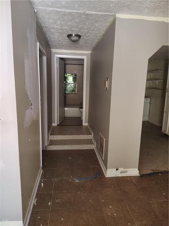 1 bedroom, 1 bathroom, 2,016 sq ft single family residence for sale at 4955 Campbellton Road, Atlanta, GA 30331 — photo 8