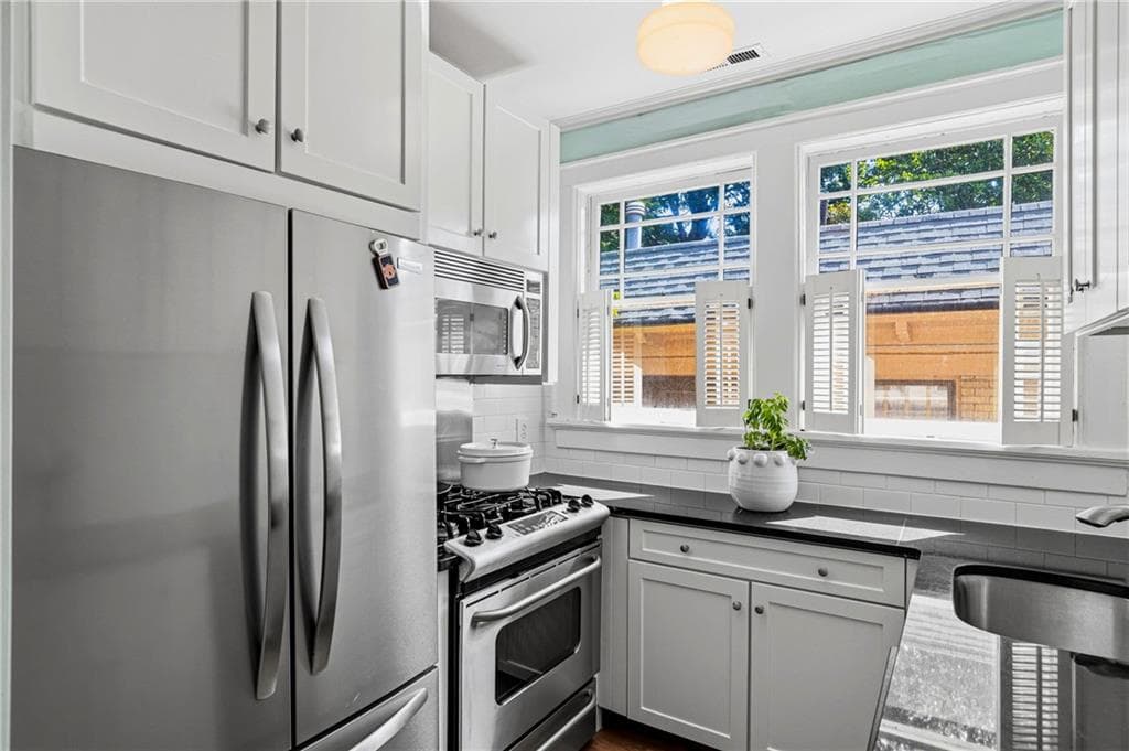 1 bedroom, 1 bathroom, 617 sq ft condominium under contract at 1115 Briarcliff Place 6, Atlanta, GA 30306 — photo 6