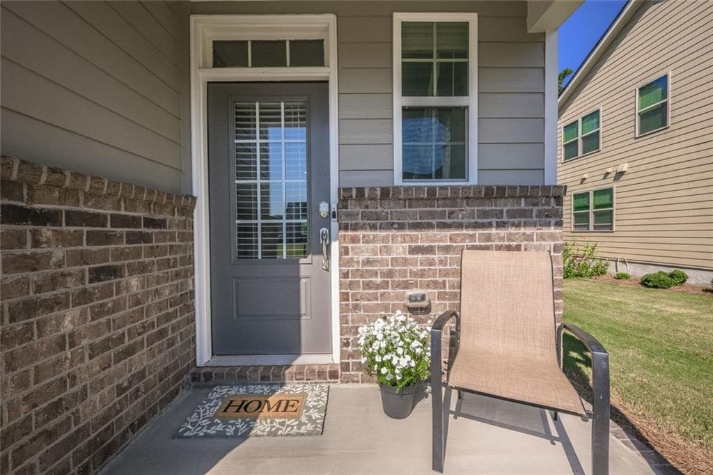 3 bedroom, 3 bathroom, 2,354 sq ft townhouse for sale at 2790 Laurel Gate Lane, Cumming, GA 30040 — photo 2