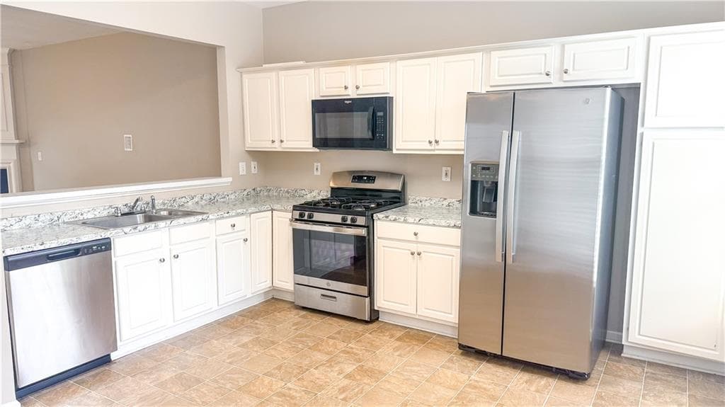 3 bedroom, 4 bathroom, 1,902 sq ft townhouse for sale at 4014 Howell Park Road, Duluth, GA 30096 — photo 7