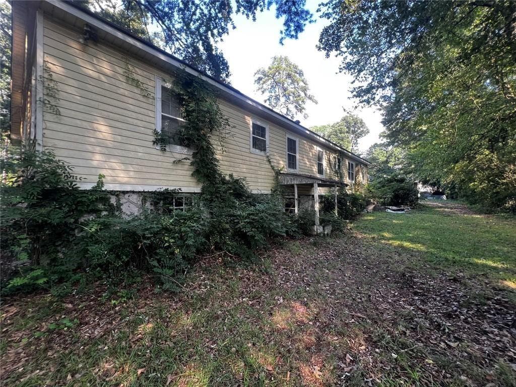 3 bedroom, 2 bathroom, 2,045 sq ft single family residence under contract at 2040 Sandtown Road, Atlanta, GA 30311 — photo 5